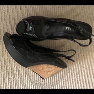 NWT patent embroidered wedge sling backs